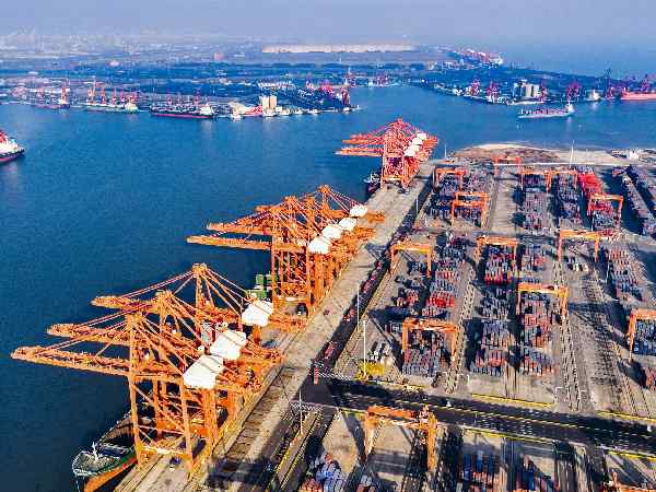 China’s coastal ports provide natural advantages for global bulk exports