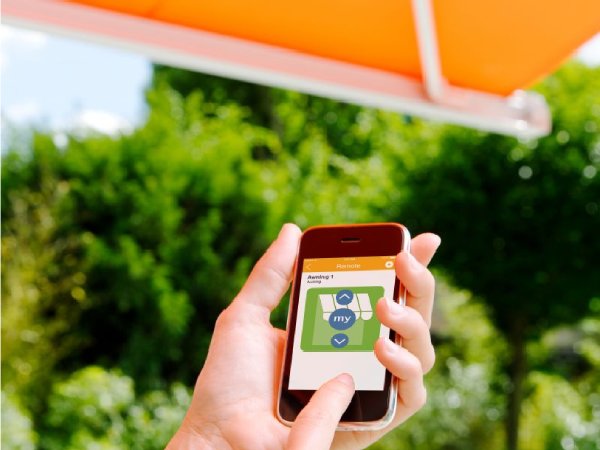 Smart-Control Retractable Awning