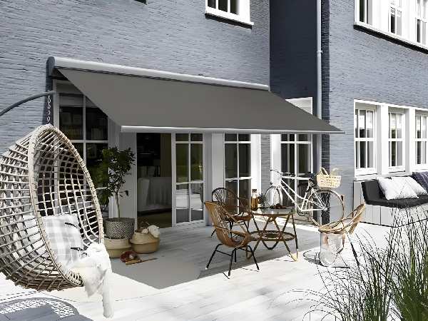 Full-cassette motorized retractable awning